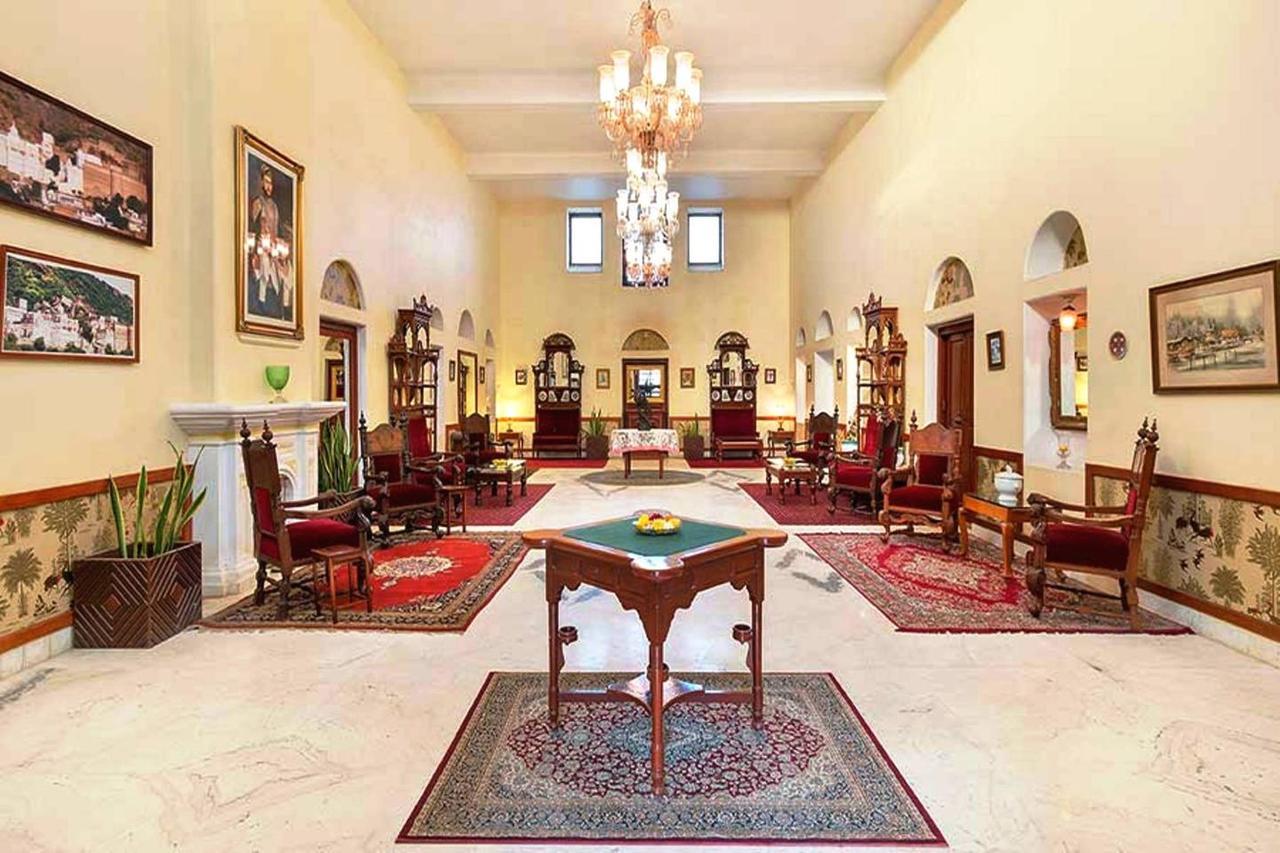 Kesar Bhawan Palace Маунт-Абу Екстер'єр фото